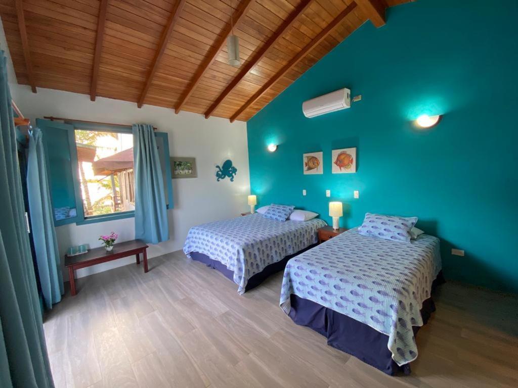 The Isabela Beach House Puerto Villamil Εξωτερικό φωτογραφία
