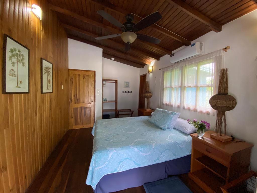 The Isabela Beach House Puerto Villamil Εξωτερικό φωτογραφία