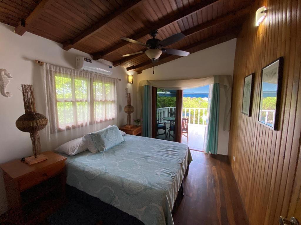 The Isabela Beach House Puerto Villamil Εξωτερικό φωτογραφία