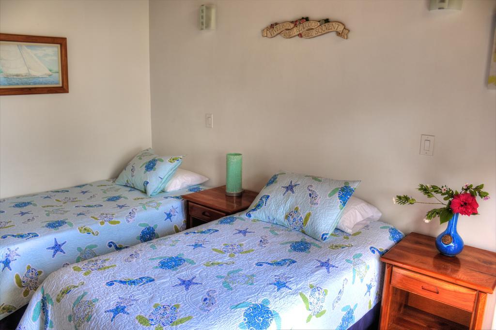 The Isabela Beach House Puerto Villamil Εξωτερικό φωτογραφία