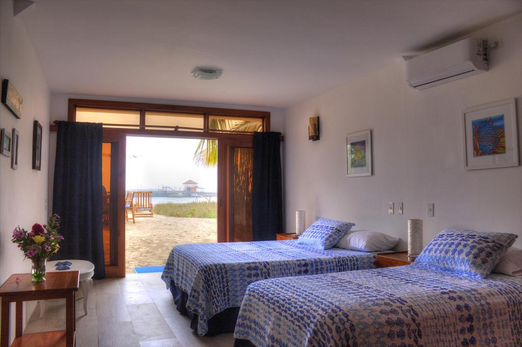 The Isabela Beach House Puerto Villamil Εξωτερικό φωτογραφία