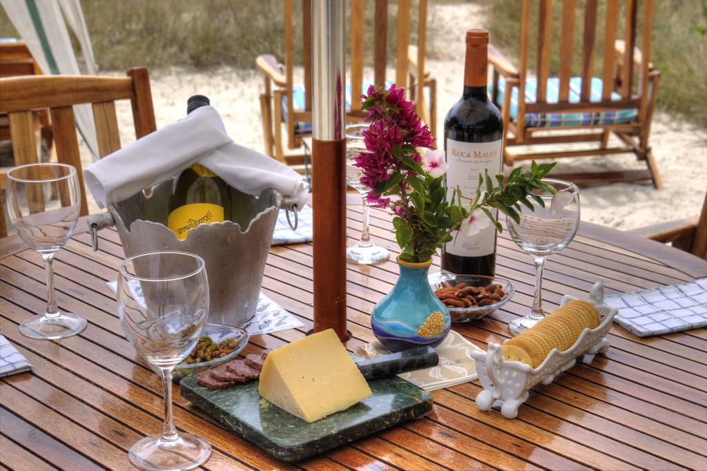 The Isabela Beach House Puerto Villamil Εξωτερικό φωτογραφία