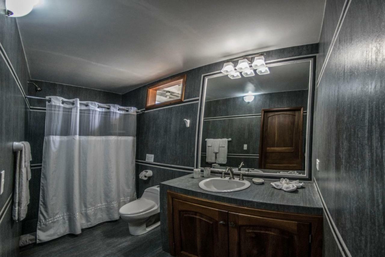 The Isabela Beach House Puerto Villamil Εξωτερικό φωτογραφία